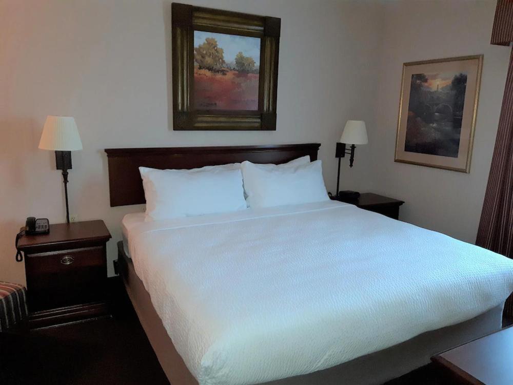 Quality West - Area Inn Lafayette
